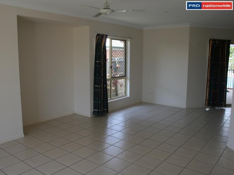 90  Bauhinia St, Kawungan QLD 4655