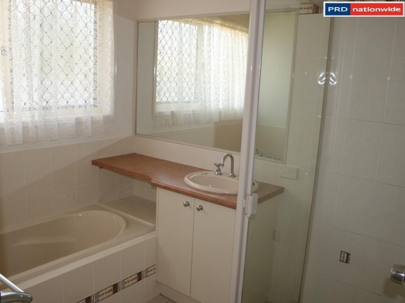 90  Bauhinia St, Kawungan QLD 4655