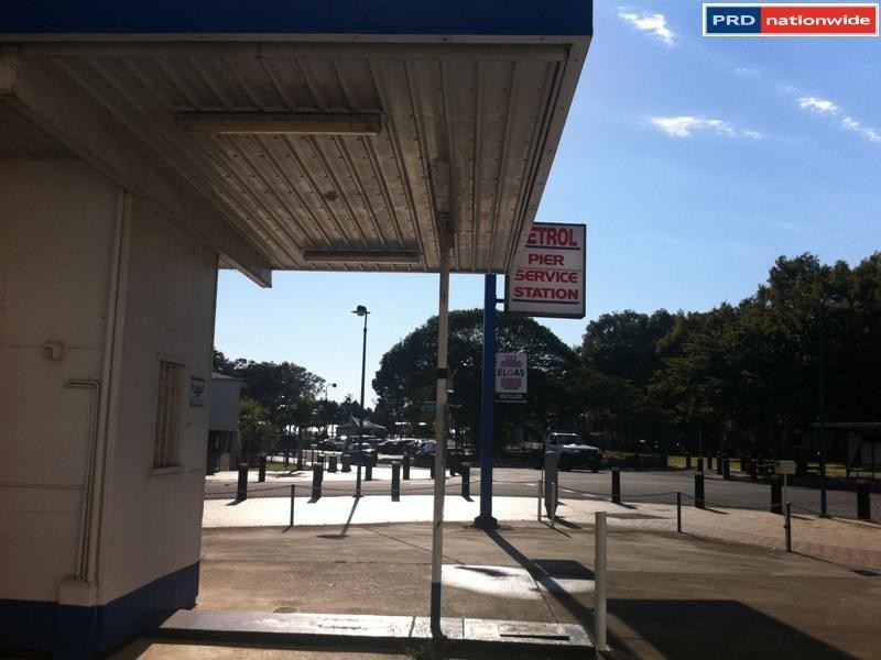 6  Pier St, Urangan QLD 4655