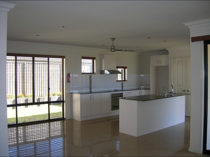 13 Bay Park Road, Wondunna QLD 4655