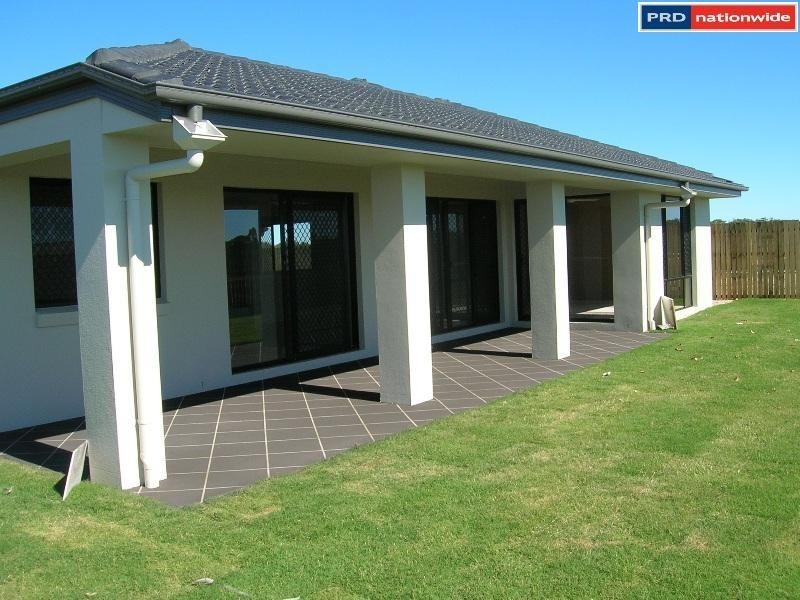 15 Fishburn Way, Eli Waters QLD 4655