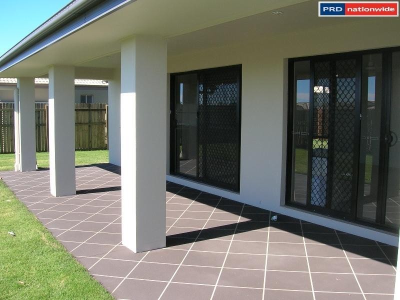 15 Fishburn Way, Eli Waters QLD 4655