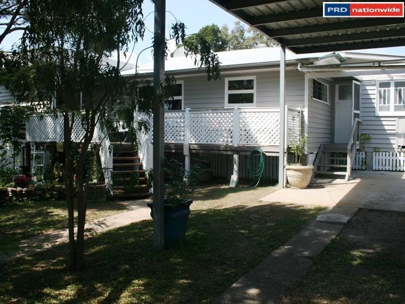 11 Barnstaple St, Torquay QLD 4655