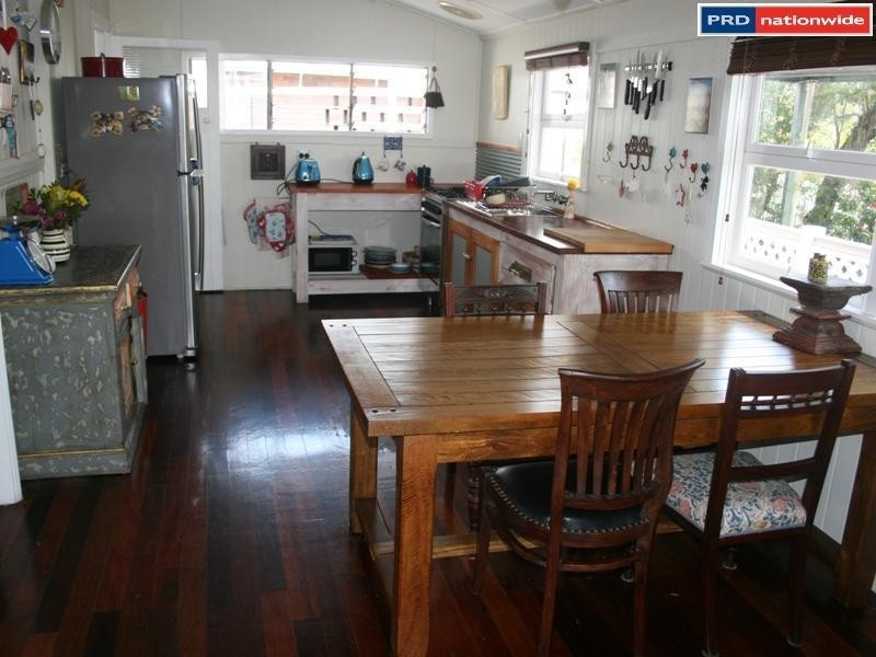 11 Barnstaple St, Torquay QLD 4655