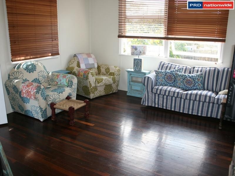 11 Barnstaple St, Torquay QLD 4655