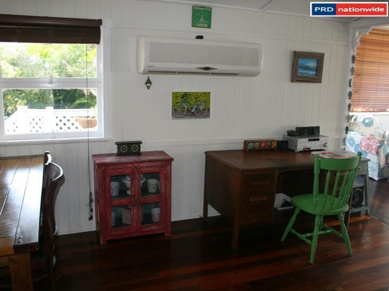 11 Barnstaple St, Torquay QLD 4655