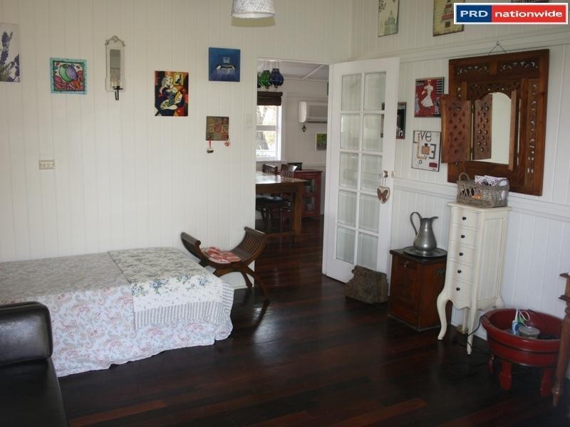 11 Barnstaple St, Torquay QLD 4655