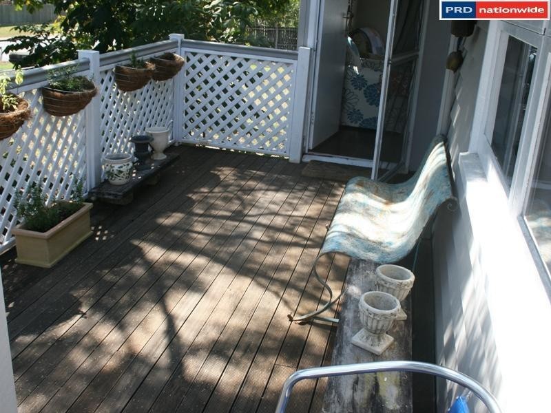 11 Barnstaple St, Torquay QLD 4655