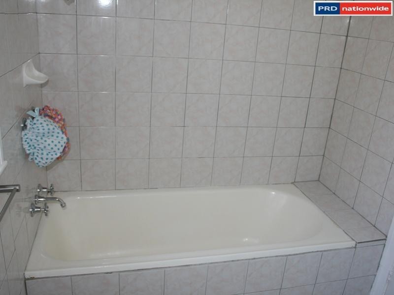 11 Barnstaple St, Torquay QLD 4655