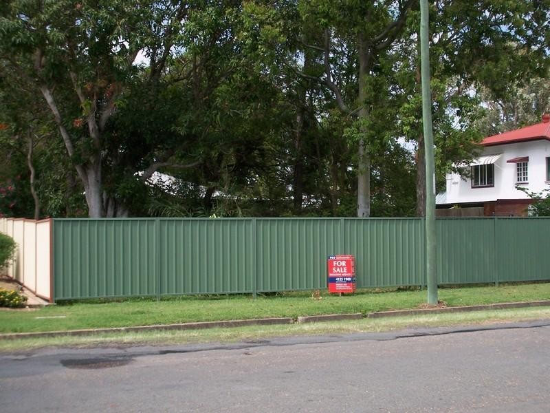 11 Hibiscus Street, Urangan QLD 4655