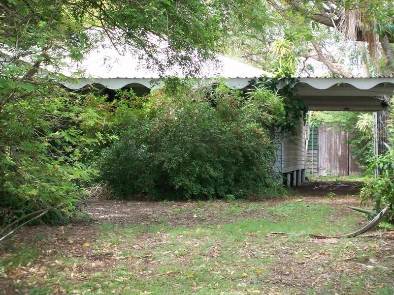 11 Hibiscus Street, Urangan QLD 4655