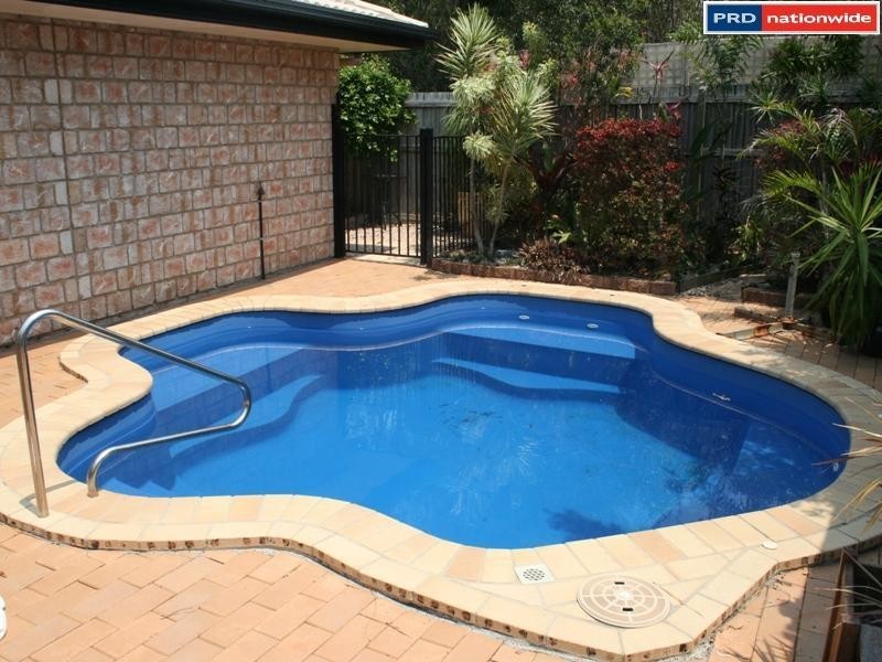 4 Trill Ct, Urangan QLD 4655