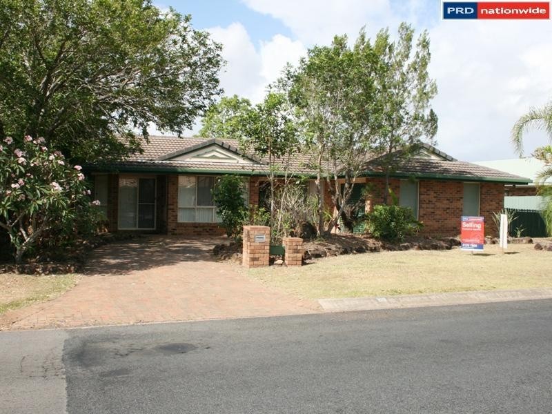 53 Moolyyir St, Urangan QLD 4655