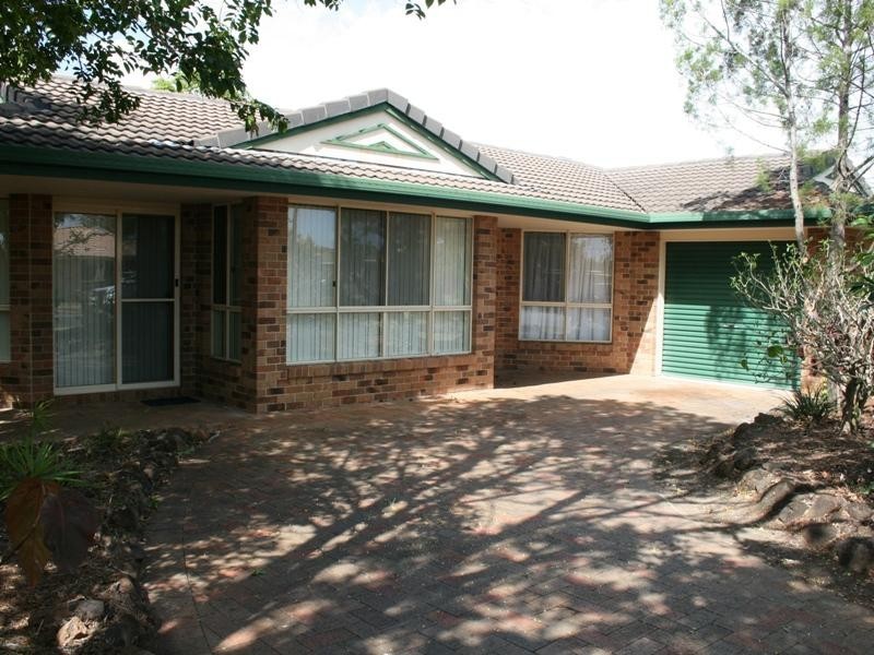 53 Moolyyir St, Urangan QLD 4655