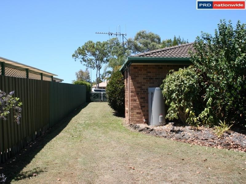 53 Moolyyir St, Urangan QLD 4655