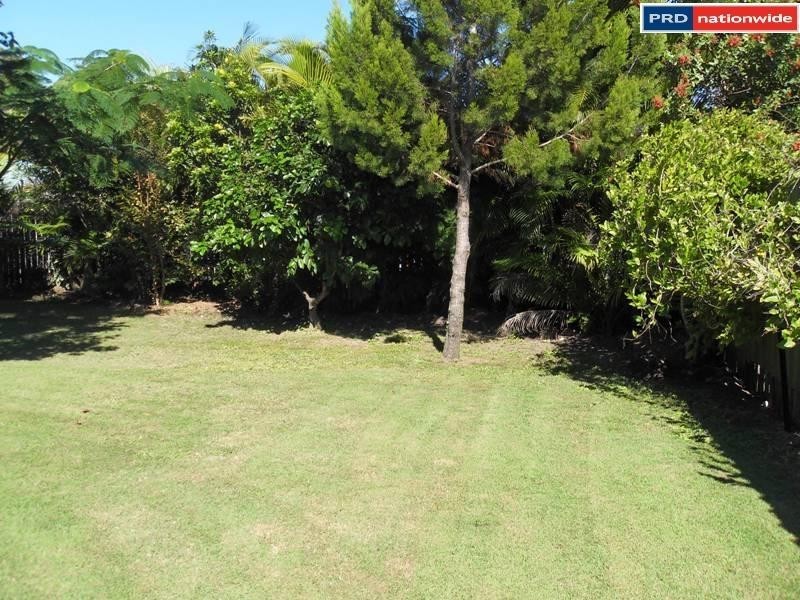 53 Moolyyir St, Urangan QLD 4655