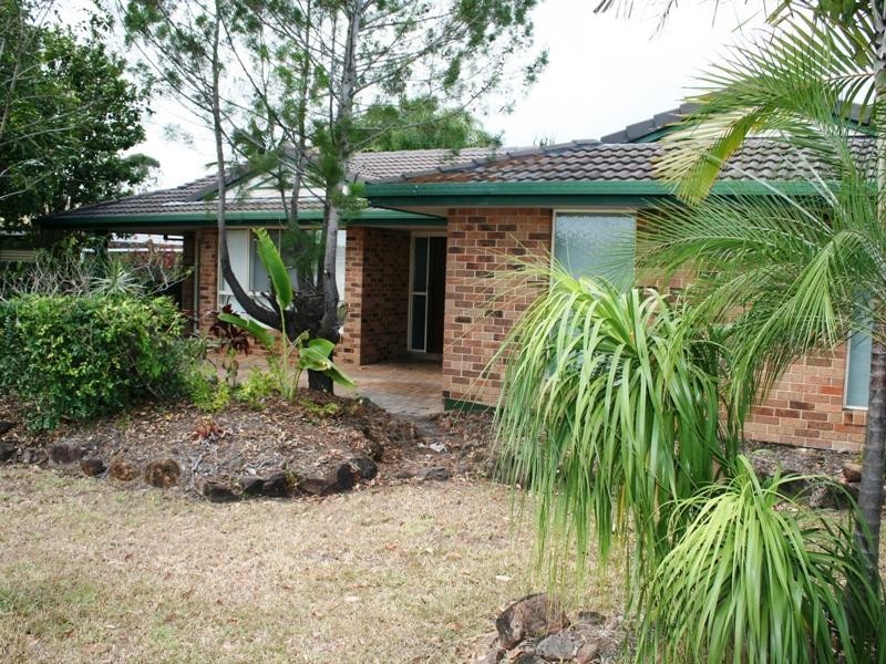 53 Moolyyir St, Urangan QLD 4655