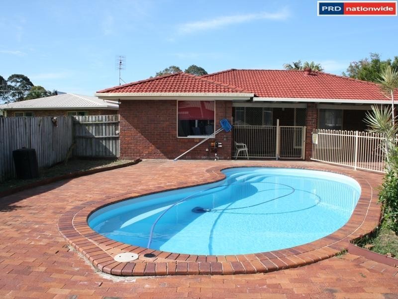 44 Brighton St, Point Vernon QLD 4655