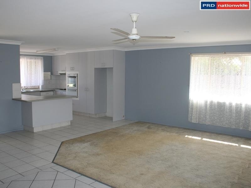 44 Brighton St, Point Vernon QLD 4655