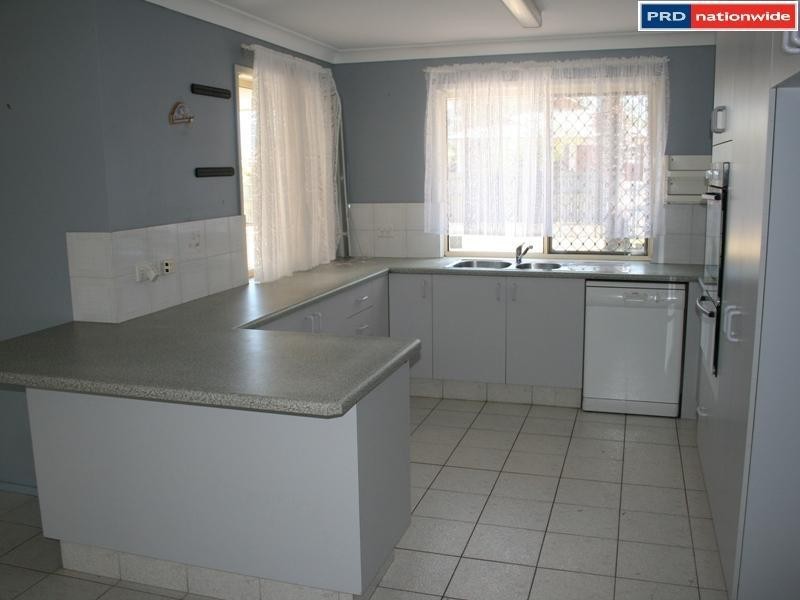 44 Brighton St, Point Vernon QLD 4655