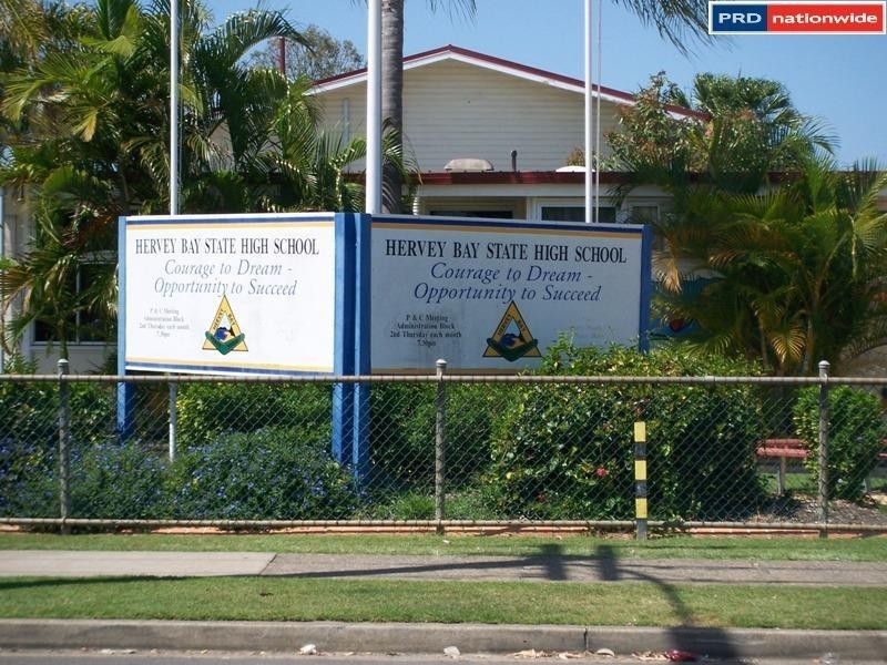 44 Brighton St, Point Vernon QLD 4655