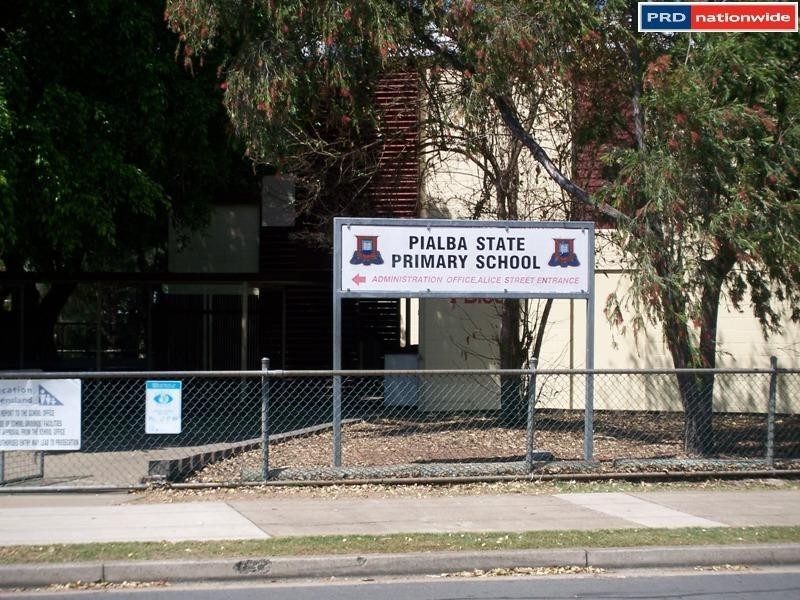 44 Brighton St, Point Vernon QLD 4655