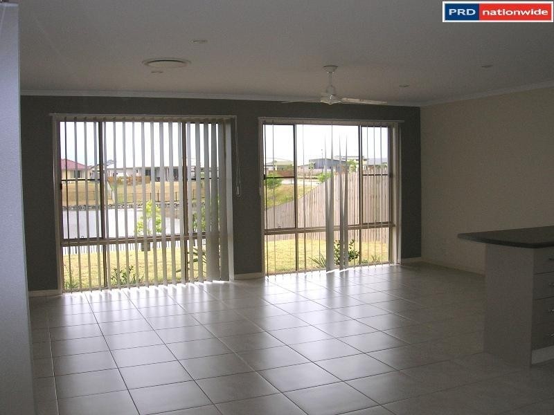 3 Lady Nelson Dr, Eli Waters QLD 4655