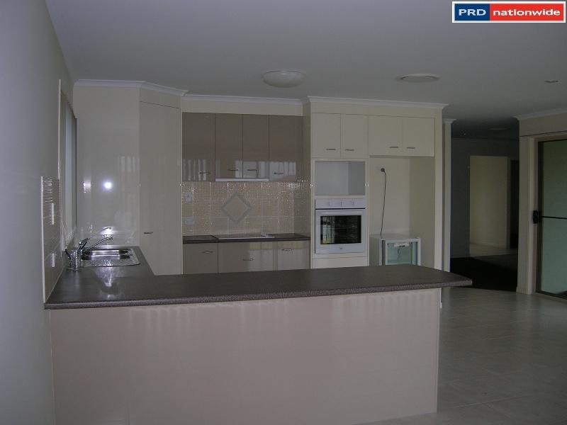 3 Lady Nelson Dr, Eli Waters QLD 4655