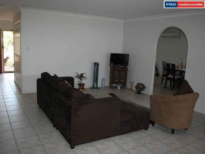 32 Oleander Ave, Scarness QLD 4655