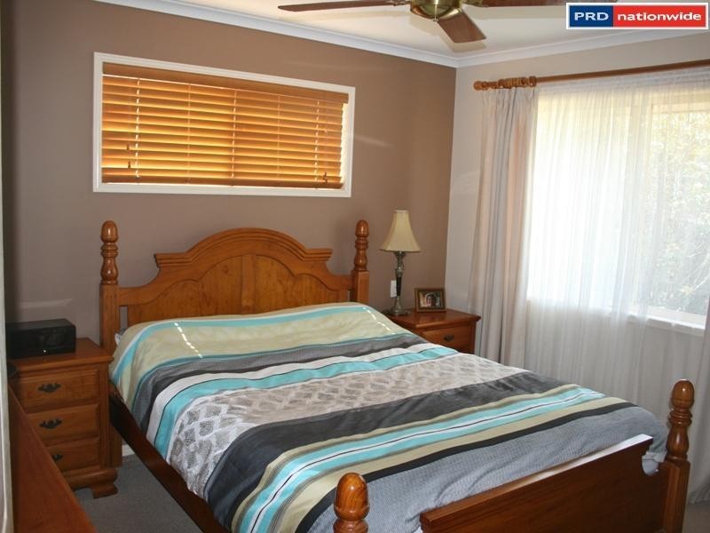 15 Faye Ave, Scarness QLD 4655