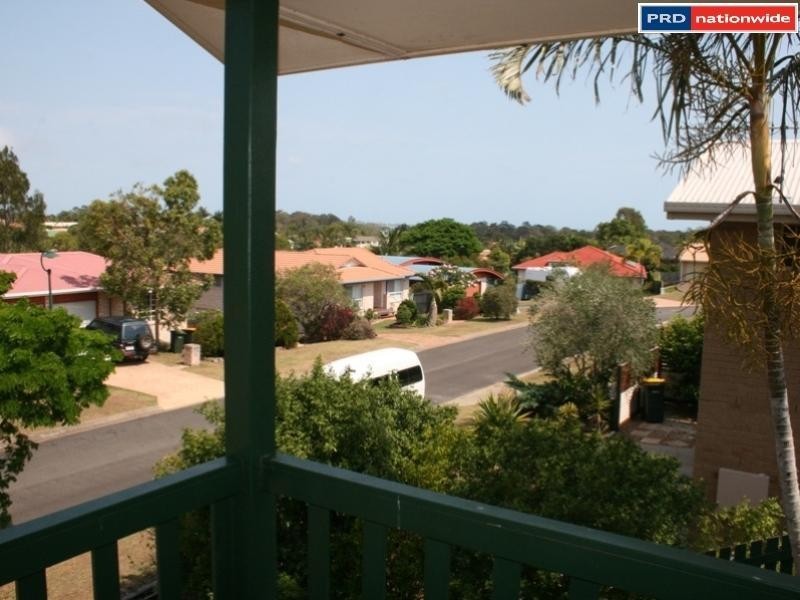 15 Faye Ave, Scarness QLD 4655