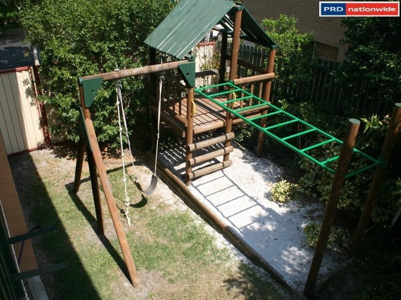 15 Faye Ave, Scarness QLD 4655