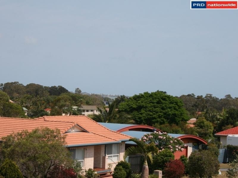 15 Faye Ave, Scarness QLD 4655