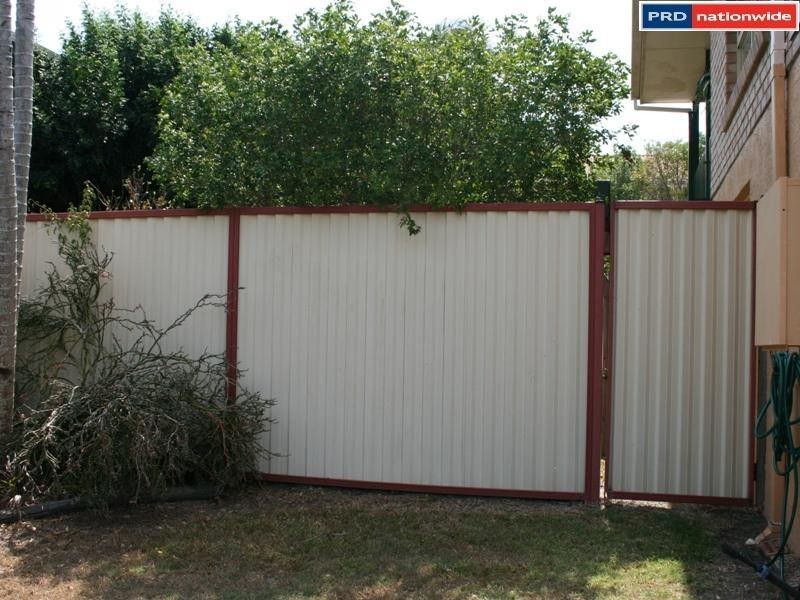 15 Faye Ave, Scarness QLD 4655