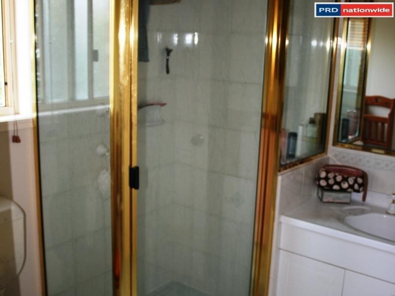 15 Faye Ave, Scarness QLD 4655