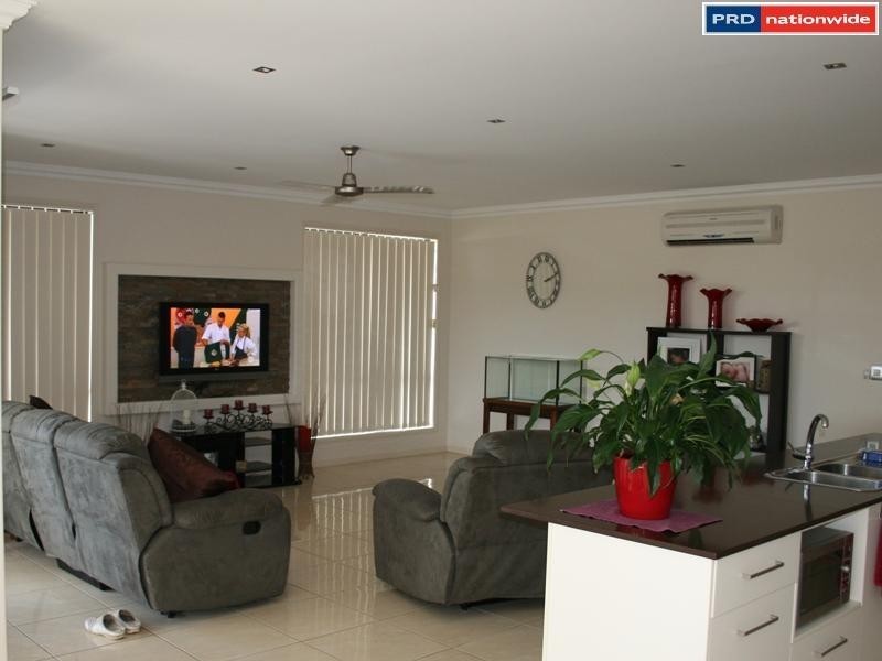 2/25 Bay Park Rd, Wondunna QLD 4655