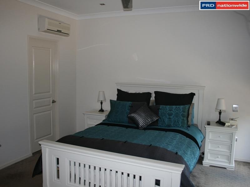 2/25 Bay Park Rd, Wondunna QLD 4655