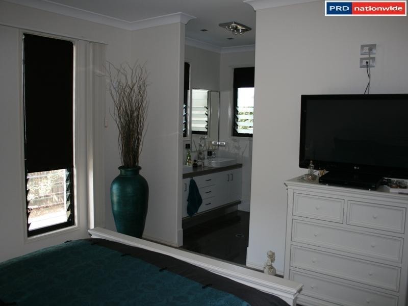 2/25 Bay Park Rd, Wondunna QLD 4655