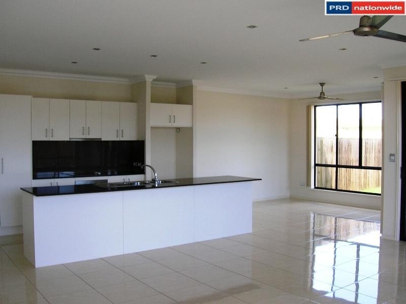 11 Ripley Avenue, Pialba QLD 4655