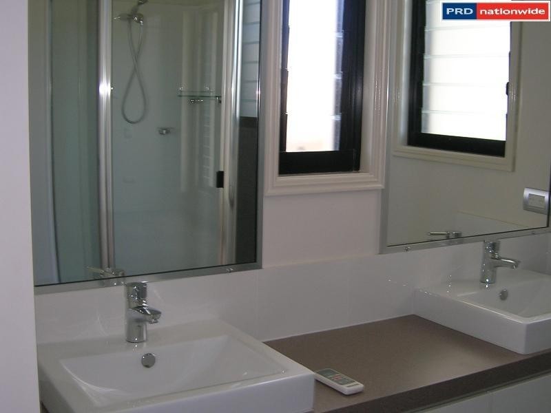 11 Ripley Avenue, Pialba QLD 4655