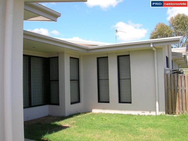11 Ripley Avenue, Pialba QLD 4655