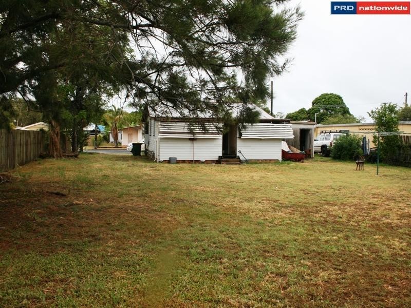16 Smith St, Urangan QLD 4655