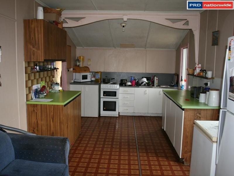 16 Smith St, Urangan QLD 4655