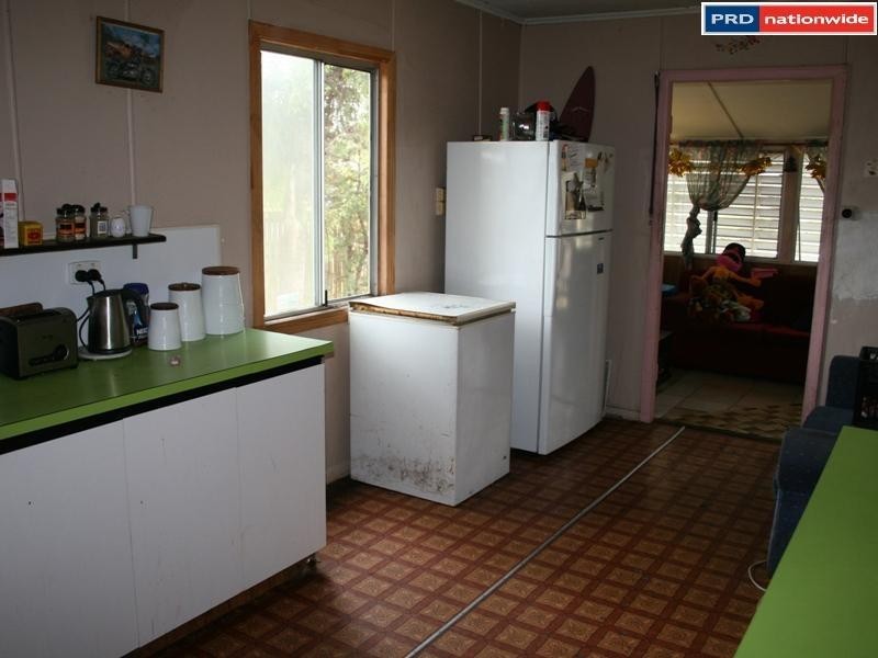 16 Smith St, Urangan QLD 4655