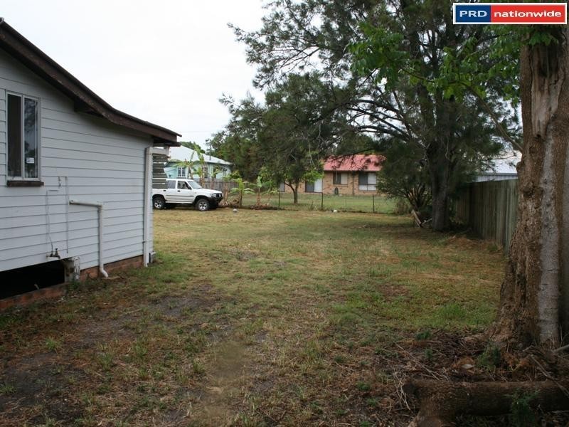 16 Smith St, Urangan QLD 4655