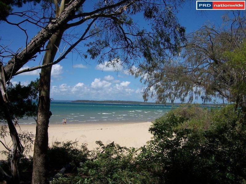16 Smith St, Urangan QLD 4655