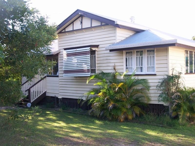 24 King Street, Urangan QLD 4655