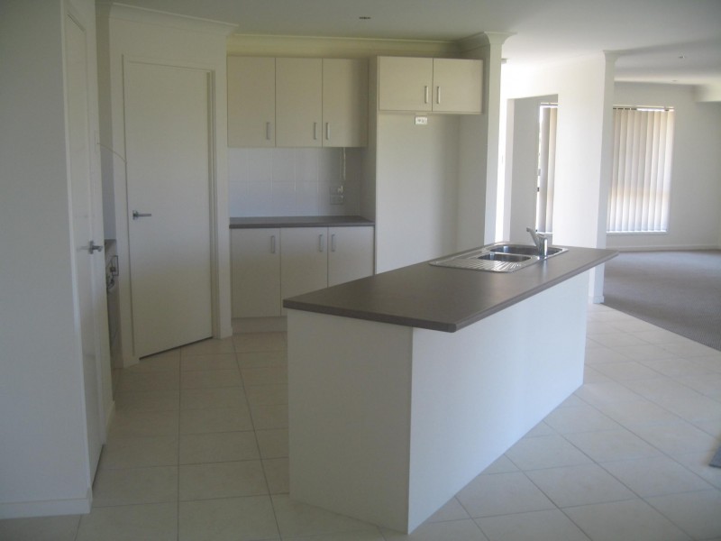 1 Bayridge Heights Drive, Nikenbah QLD 4655