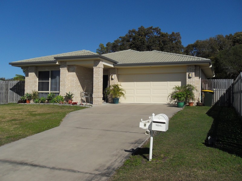 8 Blackall Court, Torquay QLD 4655