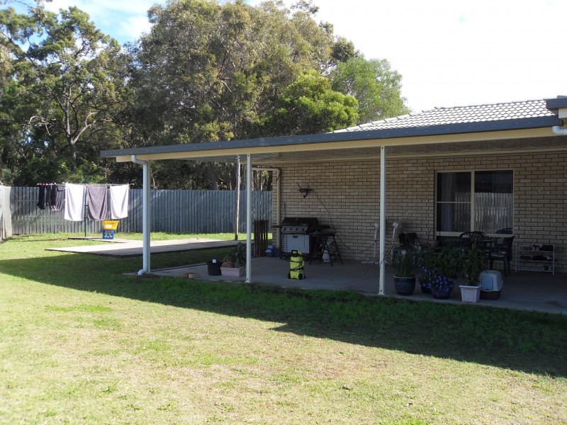8 Blackall Court, Torquay QLD 4655
